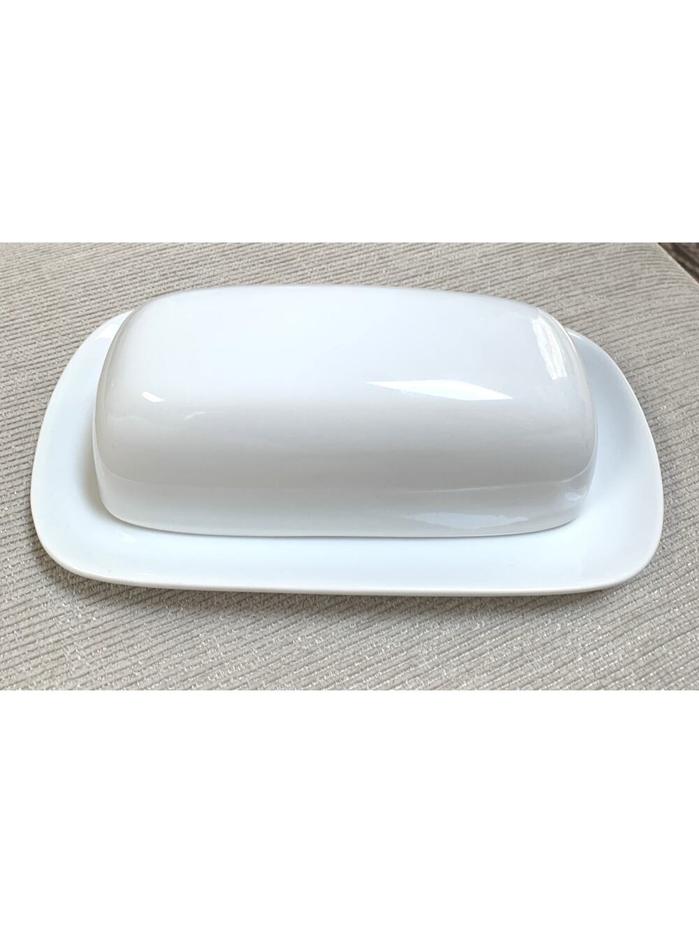 Pottery Barn GREAT WHITE 1/4-lb Covered Butter, Microwave/Dishwasher-Safe